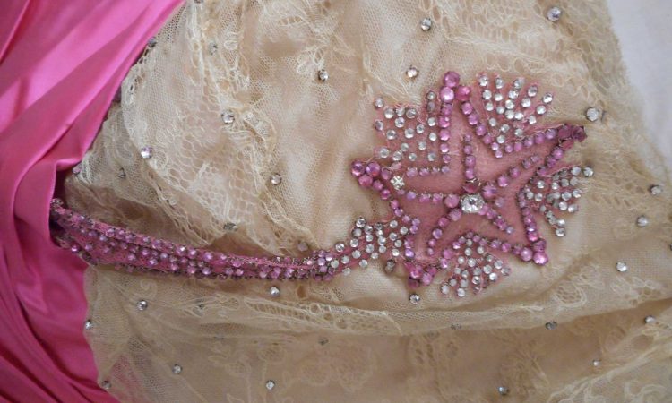 star detail on lace